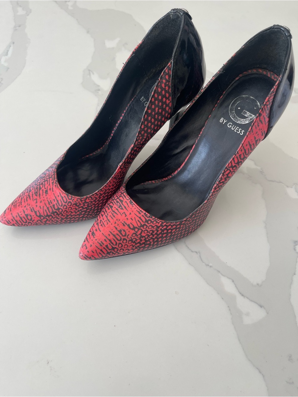 GUESS Patterned Pointed-Toe High Heels